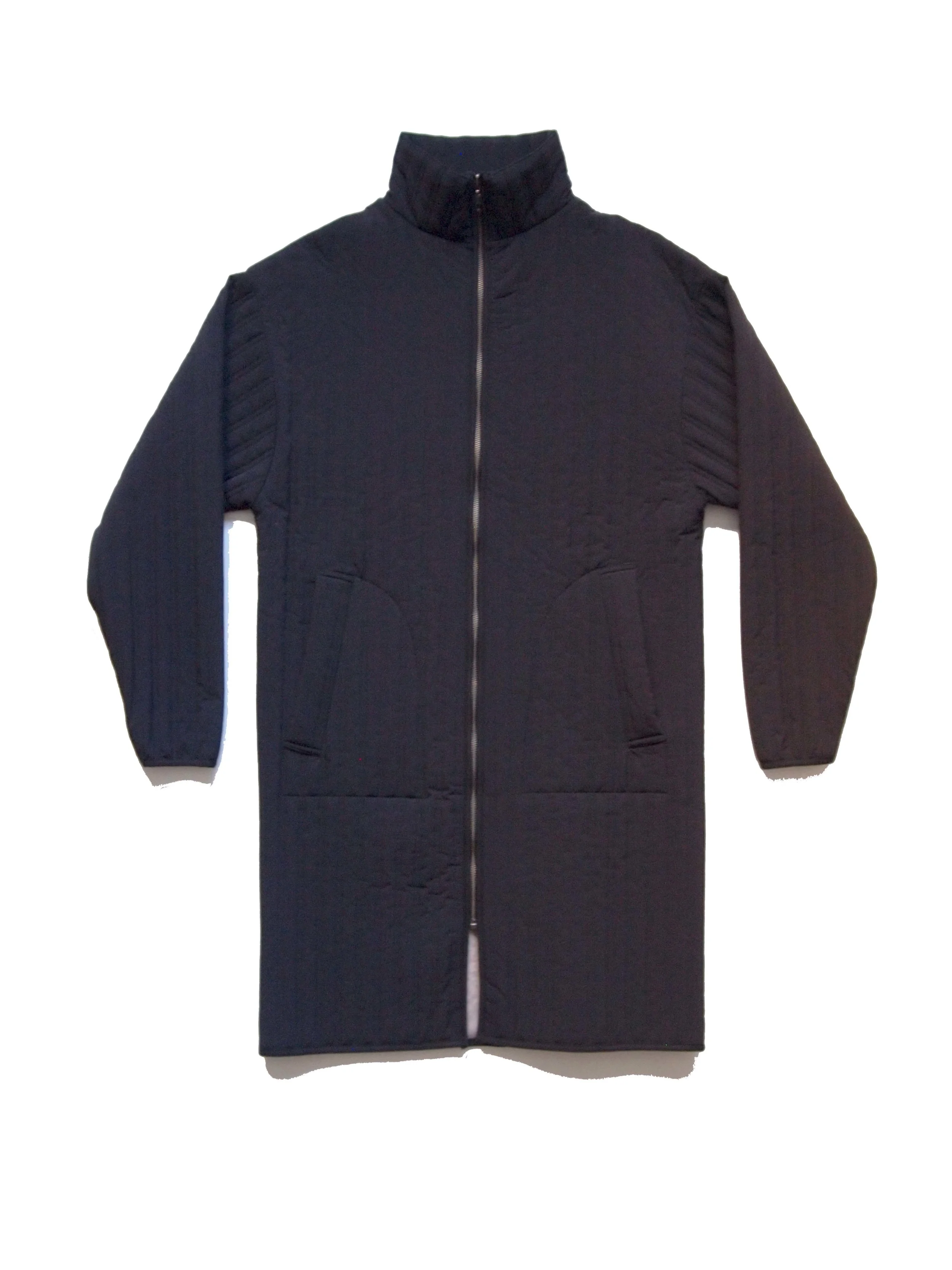 #192901 / ls hi-neck zip coat / in bk x slate