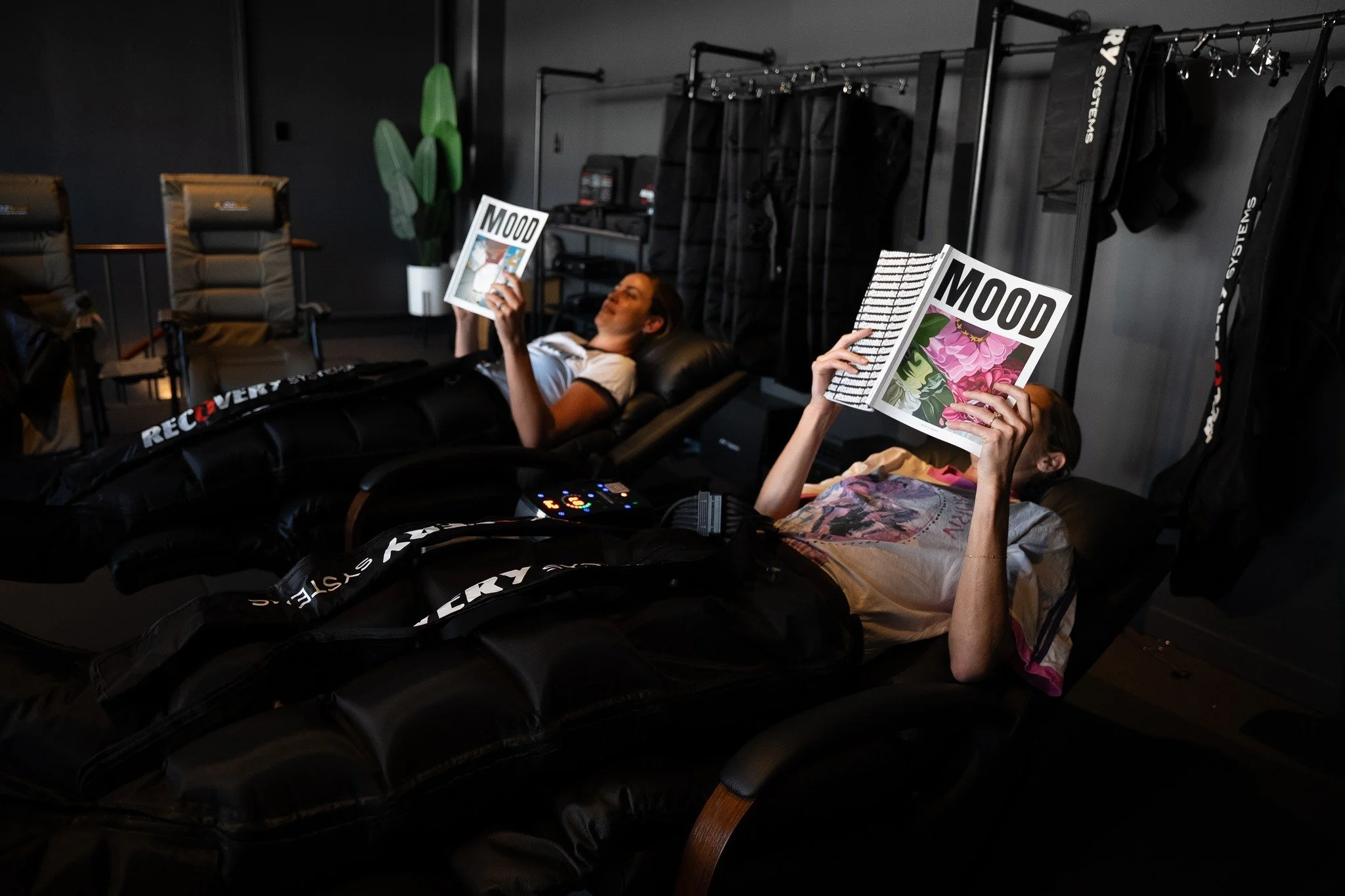 Recovery, but make it a ritual.  @thefloatationsanctuary  it goes beyond the float &mdash; with Infrared Sauna, Pneumatic Compression, and an Oxygen Bar all designed to support performance, recovery, and overall wellbeing.
Captured here: Tysons Perm 