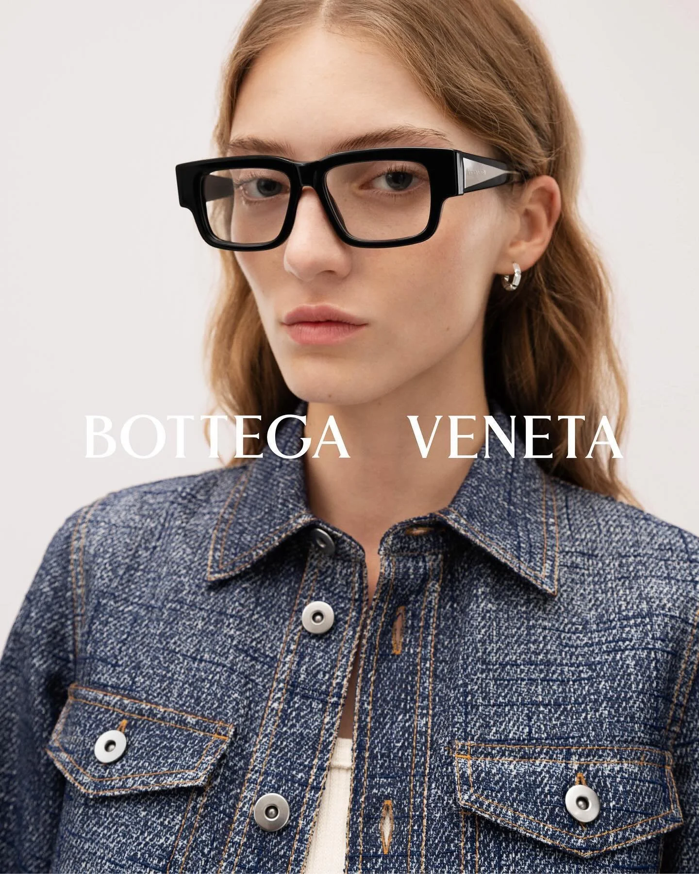 Bottega Veneta Kering Eyewear @newbottega 

Photographer @_alessandrooliva 
Makeup @susycarducci 
Hair by me @shinichi_hair @etoilemanagement
Using @oribe 

#bottegaveneta #newbottega #kering #keringeyewear #bottegavenetaeyewear #ads #campaign #hairs