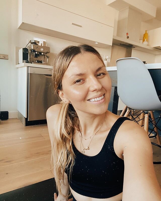 #Community is a powerful thing! 🙌🥰 Took this pic just now after finishing my first ever live streamed gym class done via zoom! The class was soo good, I loved every second of it 🙌, but what made it for me was that everyone had their camera on! 🥰S