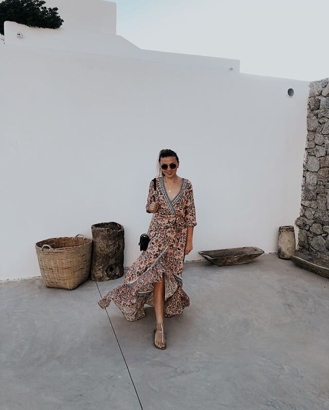 Throwback to warm summer nights in Mykonos. Can't wait to visit some of to my favorite places by the Mediterranean. ☀️⛵️🌊 ⠀⠀⠀⠀⠀⠀⠀⠀⠀
Today I took it easy, had an acai bowl for lunch then coffee from a local roaster, and went for a 14km walk on a fore