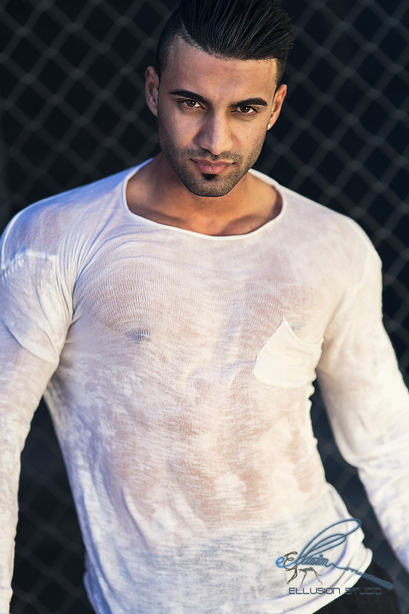 Brisbane topless waiter - Luis