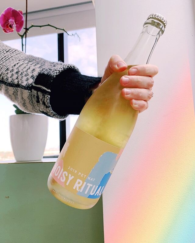 Liquid gold at the end of the rainbow 😍 The last bottle we popped together before The Booze Hags retreated into self-isolation seems a very long time ago now. We eagerly await the Chardonnay pet-nat from @noisyritual every year and we&rsquo;re kicki