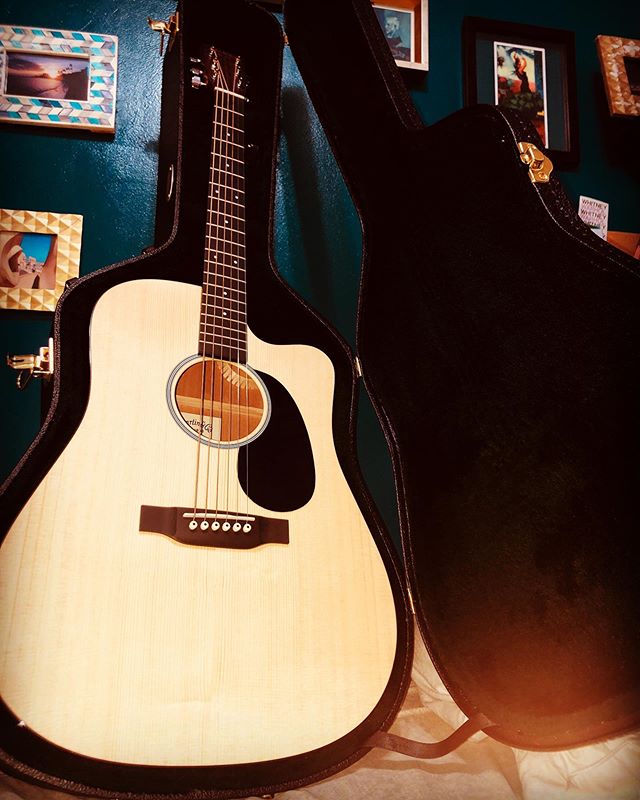 So pretty #martinguitars