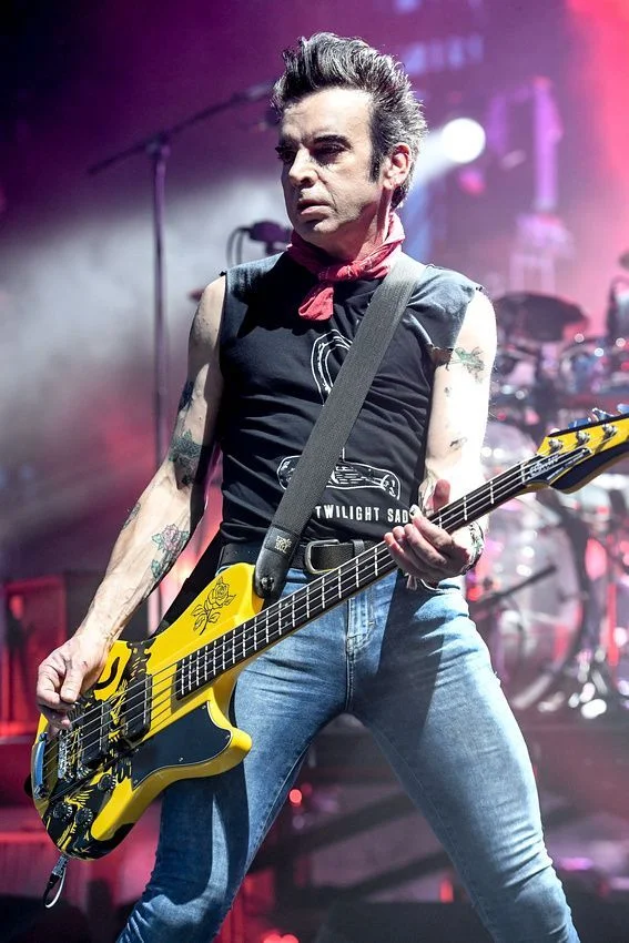 SIMON Sez (some incredibly kind words from the best bassist in the world!)