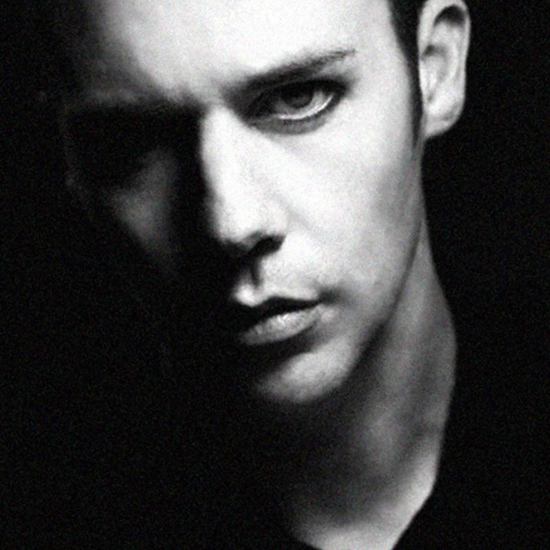 Ashton Nyte BLOODLESS pic.jpg