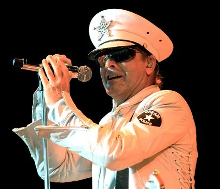 'Beauty Re-Envisioned' Spotlight: 'Drifting Away' (High Water Mix) by Kevin Kipnis