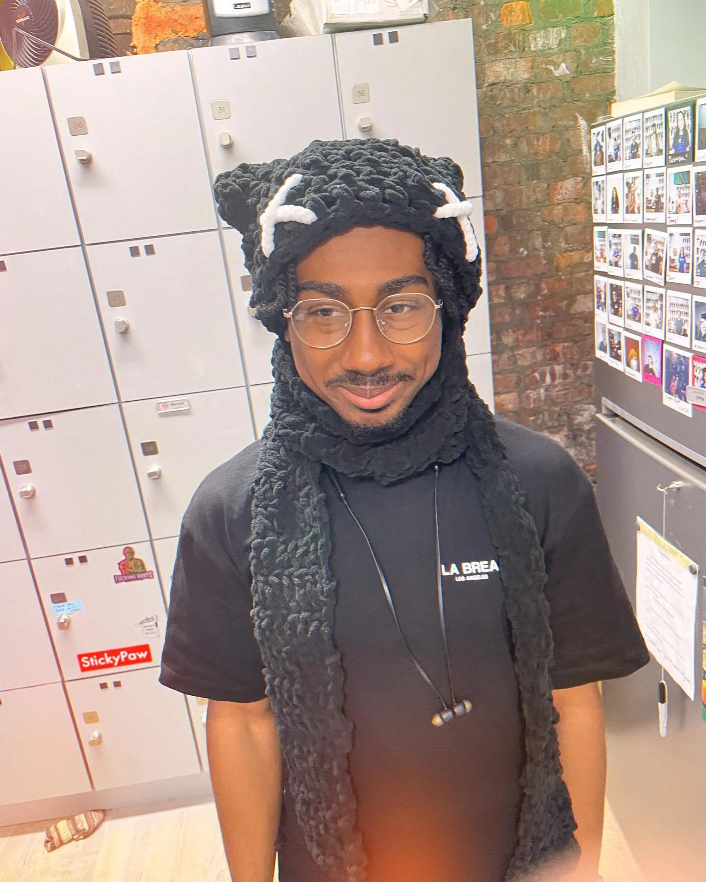 Birthday crochet for the best!! Let me know if you like this style and want to purchase one from me! 

&bull;Hooded Scarf with Cat ears and double &ldquo;X&rdquo; on front&bull;

#crochet #crocheting #crochetlove #crochetaddict #crochetinspiration #c