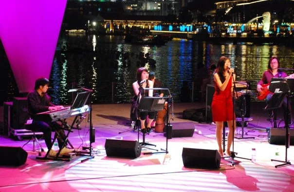 Performance at Celebrate December 2009, Esplanade Waterfront
