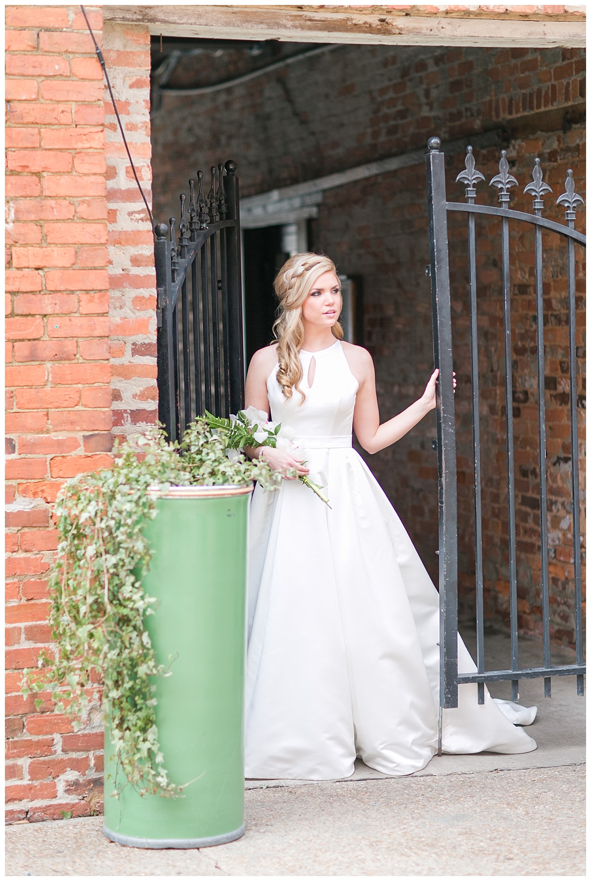 The_Graduate_Athens_Monroe_Ga_Wedding_Photograpehrs_0004.jpg