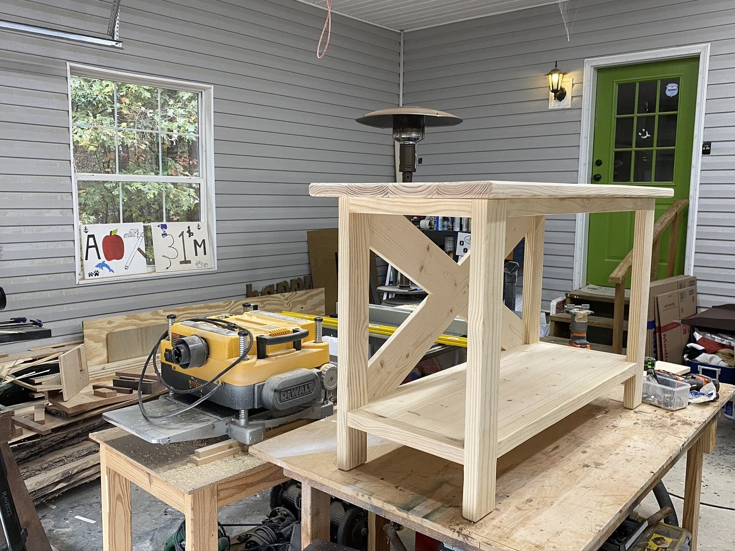 DIY Farmhouse Sofa Table | TV Stand — 731 Woodworks