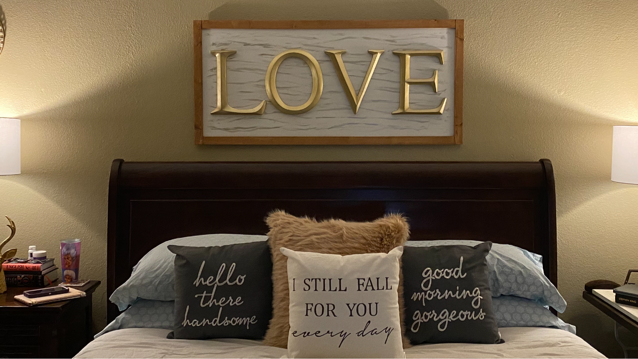 couples sign.png