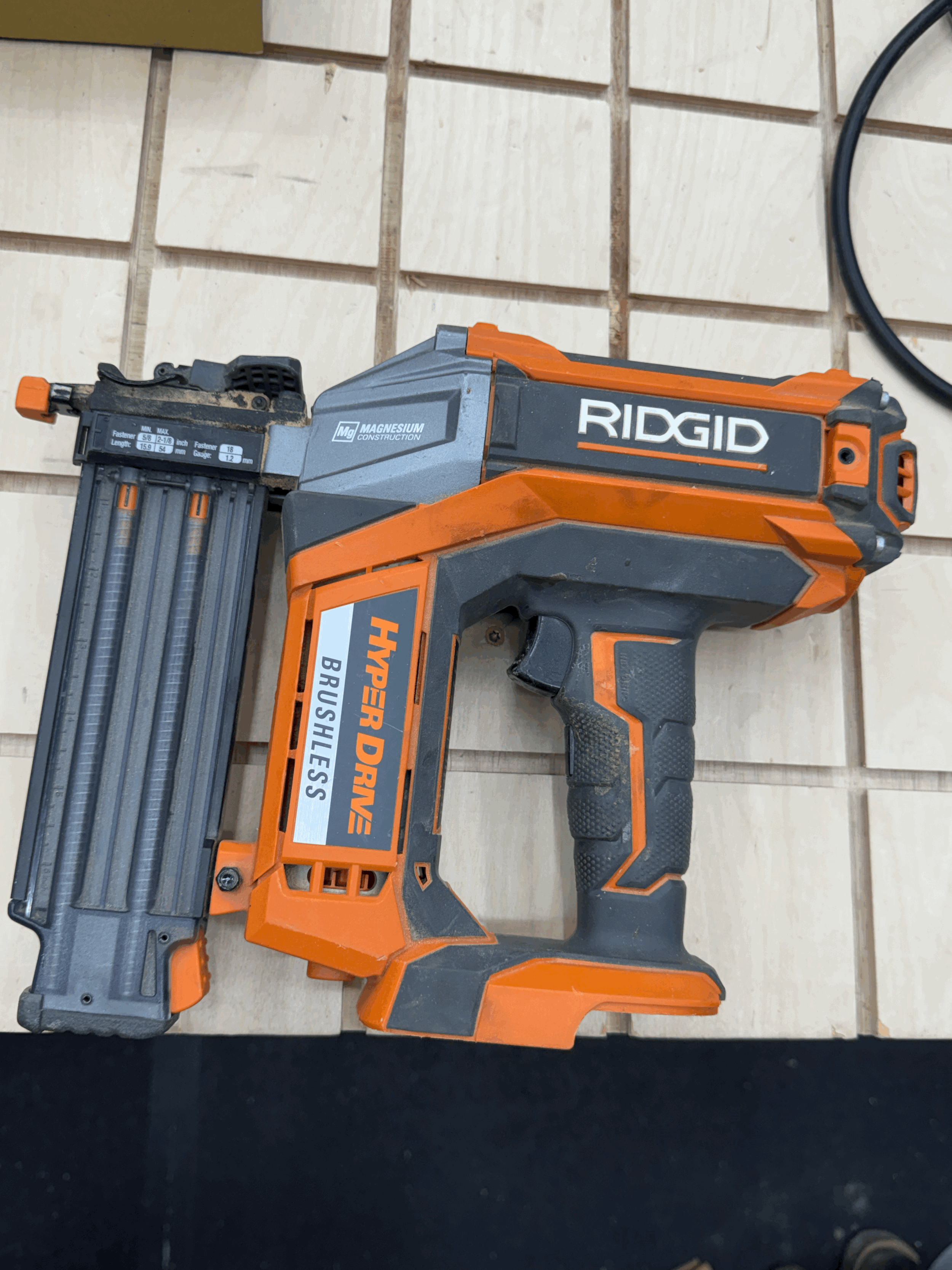 Used RIDGID 18v 18-Gauge Brad Nailer