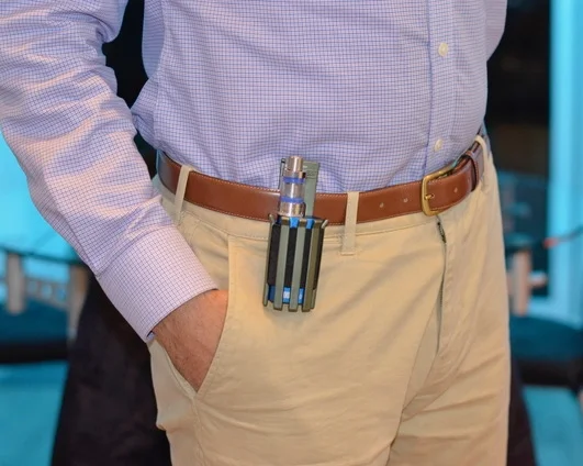Clip the vape holder on your belt
