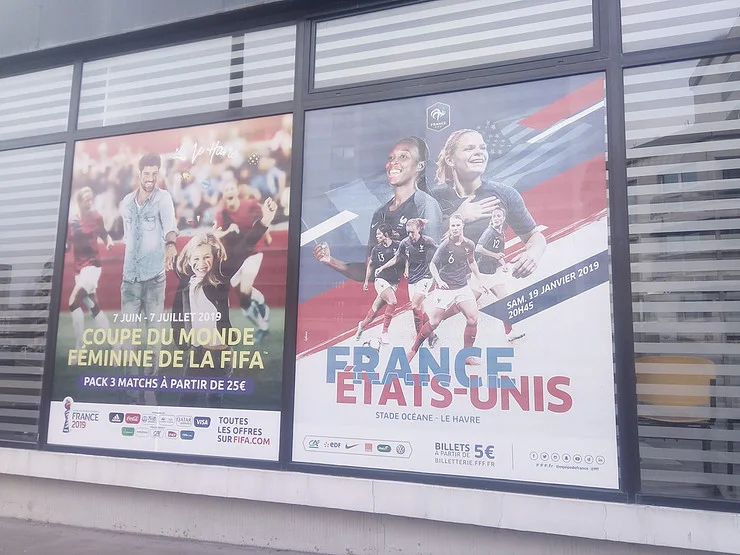 Billboards for the French - USA friendly. Tickets 5 Euros!
