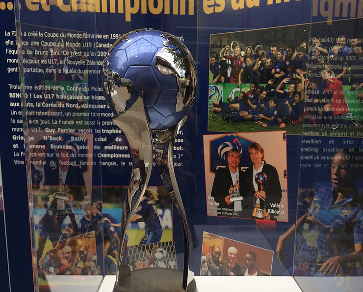 U17 Women's World's Cup trophy on display in Le Havre
