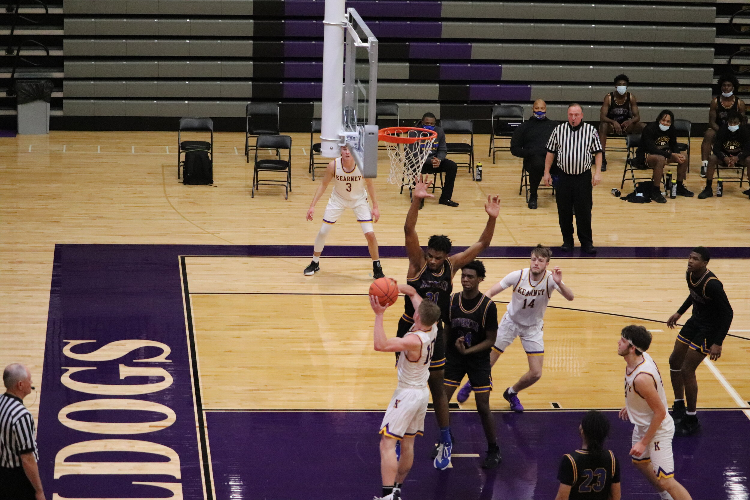 Bulldogs Defeat Conference Leader Ruskin 51-42