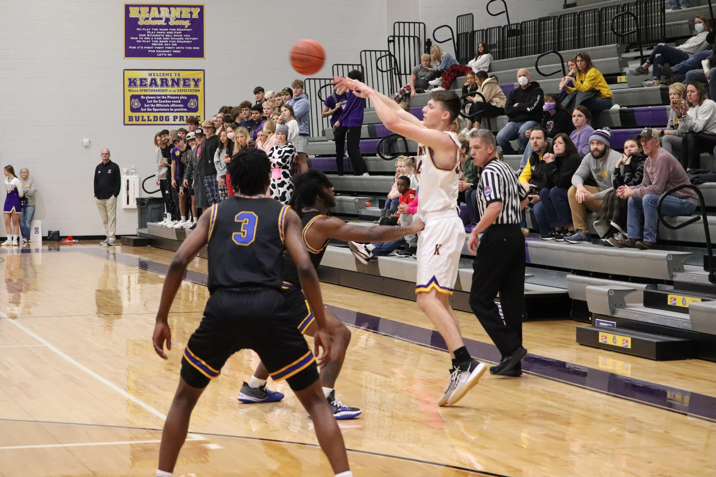 Kearney Boys Drop Conference Game to Ruskin 66-46