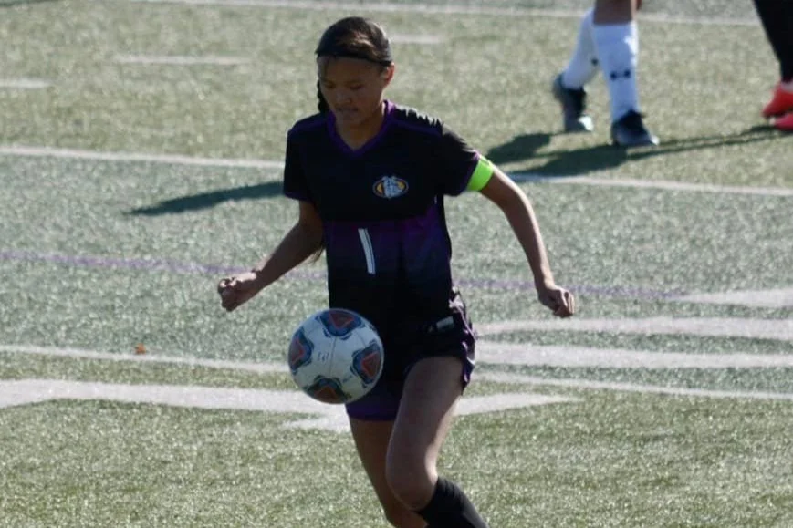 Bulldog Soccer Tops Winnetonka