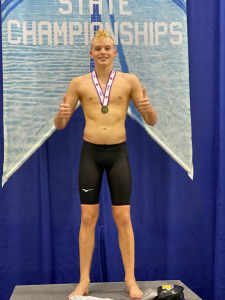Steward Wins Gold in 500 Freestyle