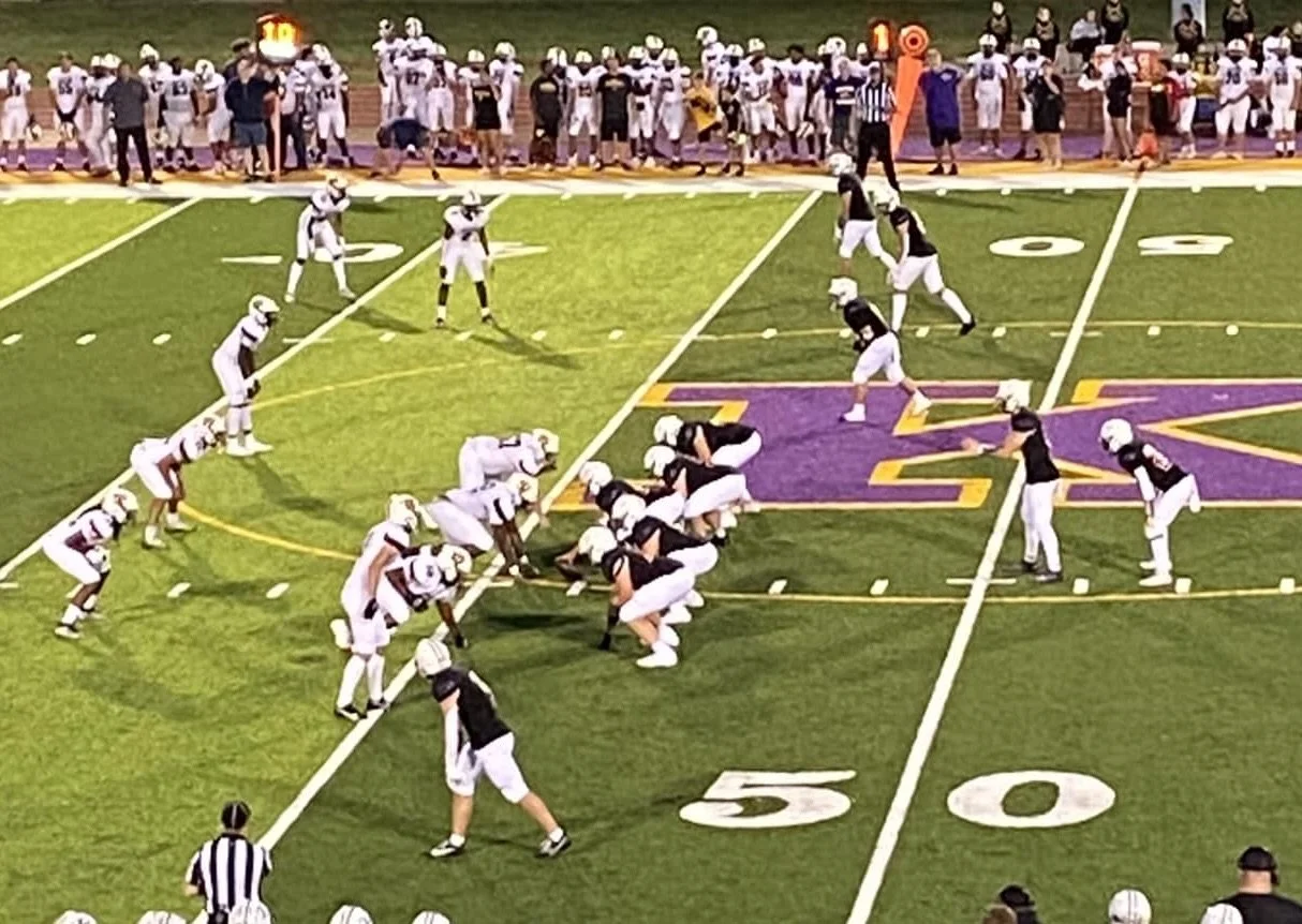 Bulldogs Dominate in 42-7 Win Over Winnetonka