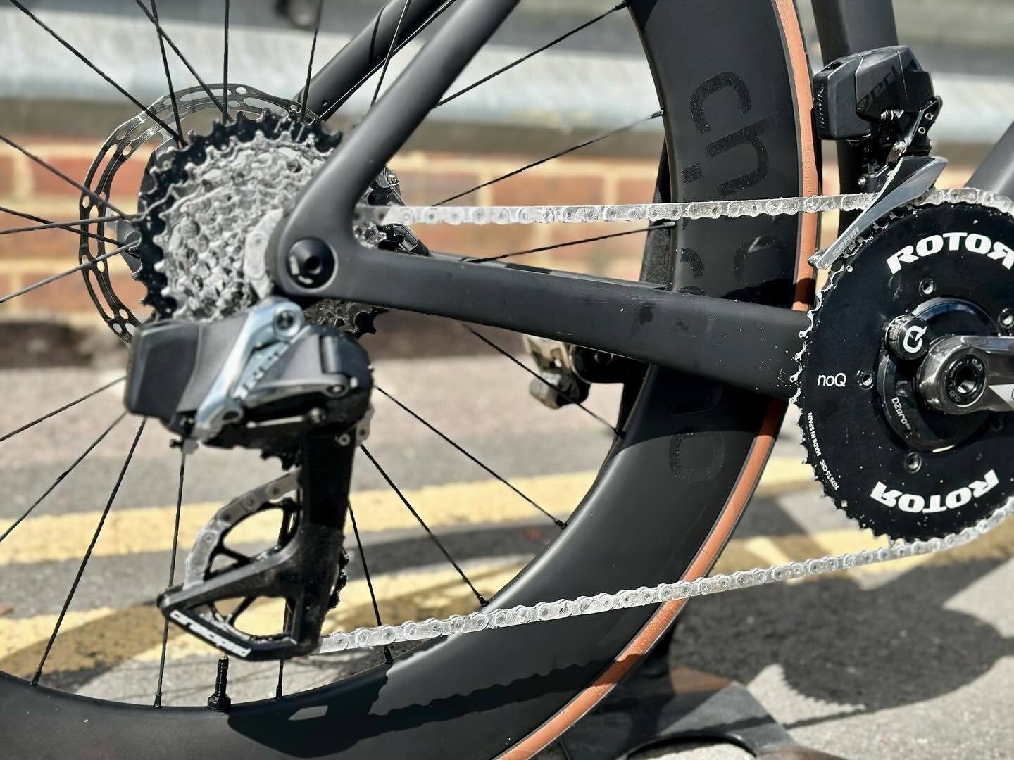 The devil is in the details; we wax our chains as a standard with our own SpeedCandy blend of ingredients. Not only does this optimise the speed of the drivetrain from the moment your bike rolls out of the front door, but provides a base for easy re-