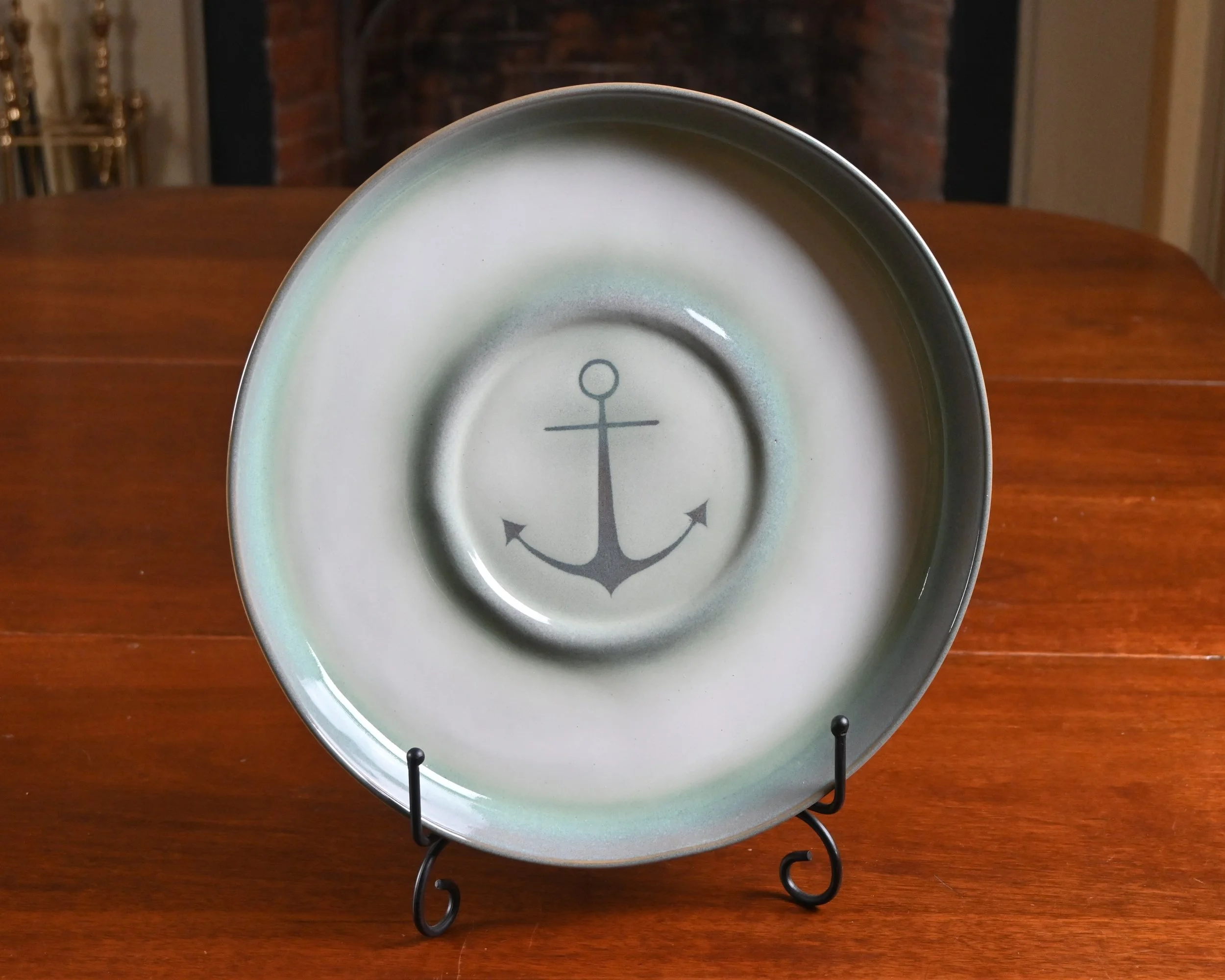 platters charger on stand g.JPG