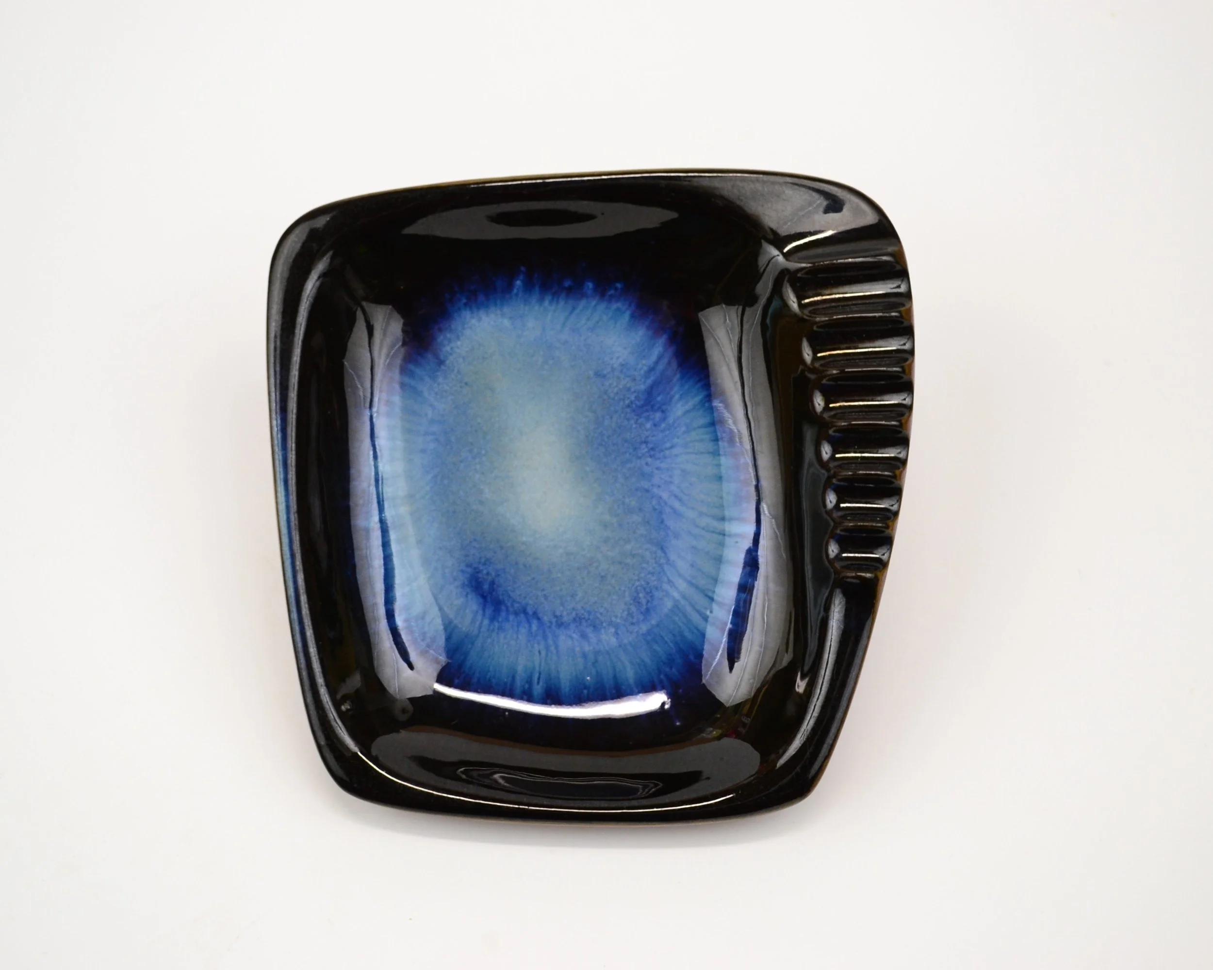 ashtray large 60s blue front.JPG
