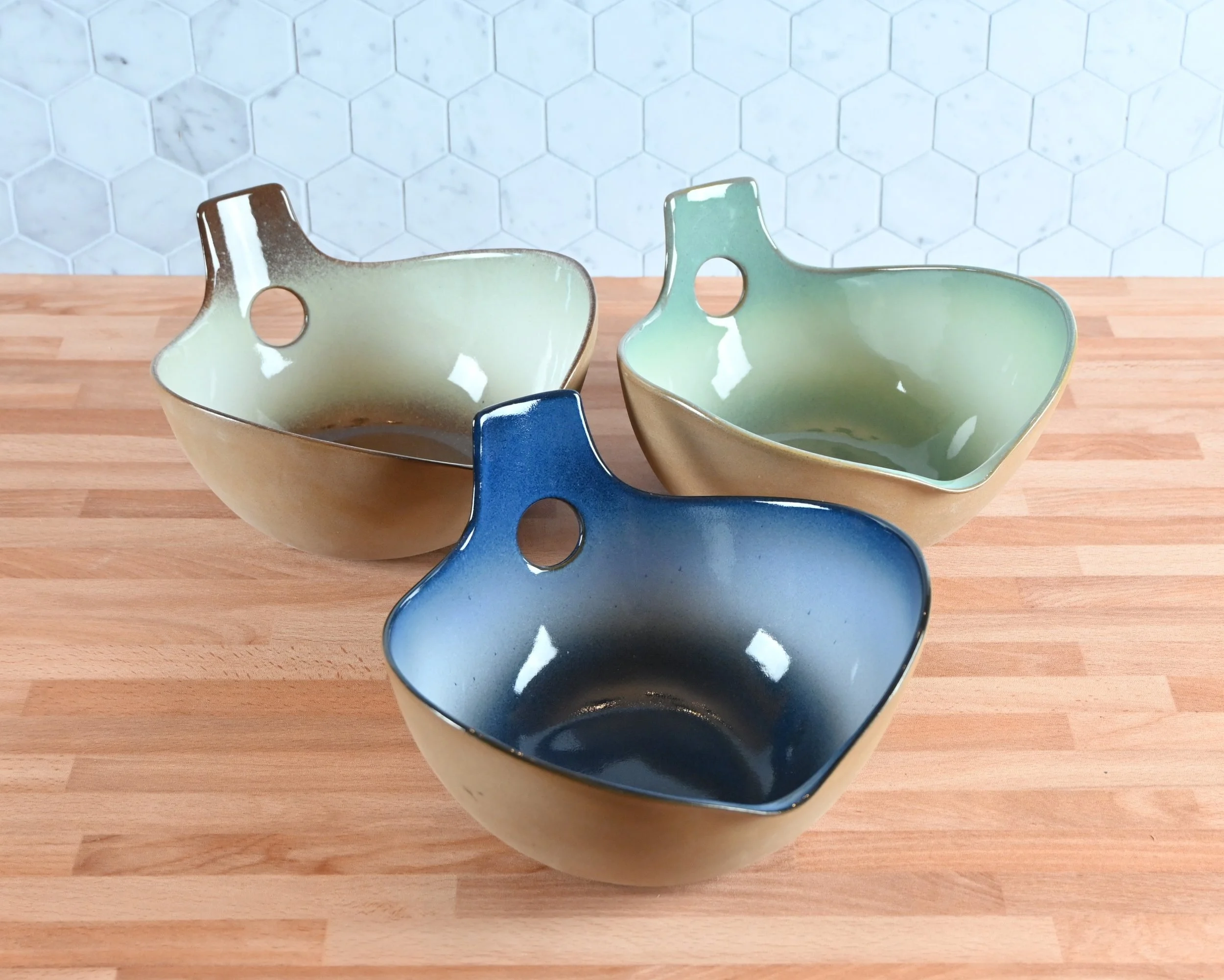 mixing bowl thumbhole.JPG