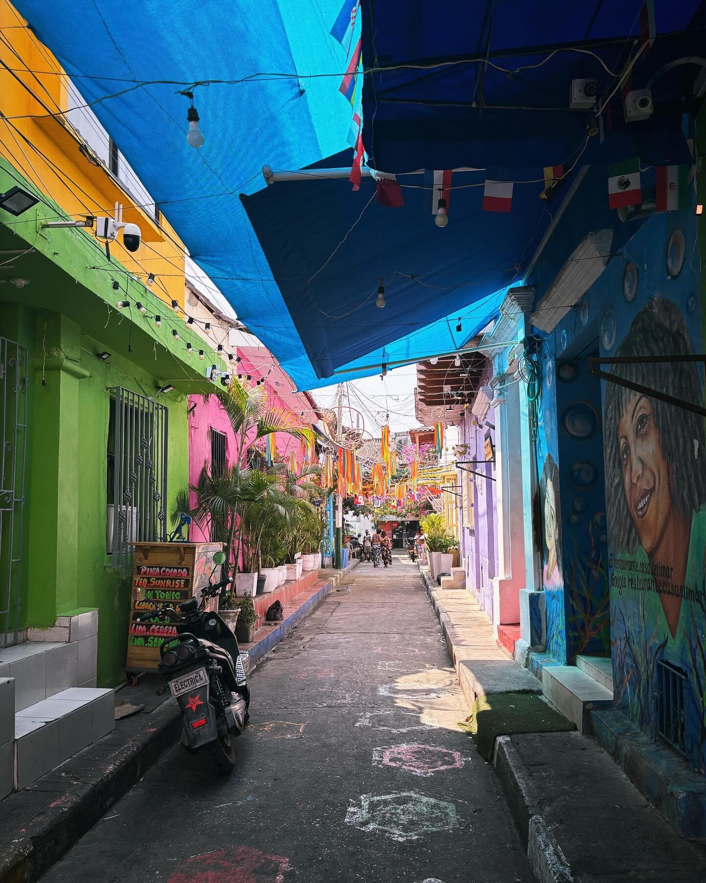 Buenos dias! The shapes and colors in this town are amazing.