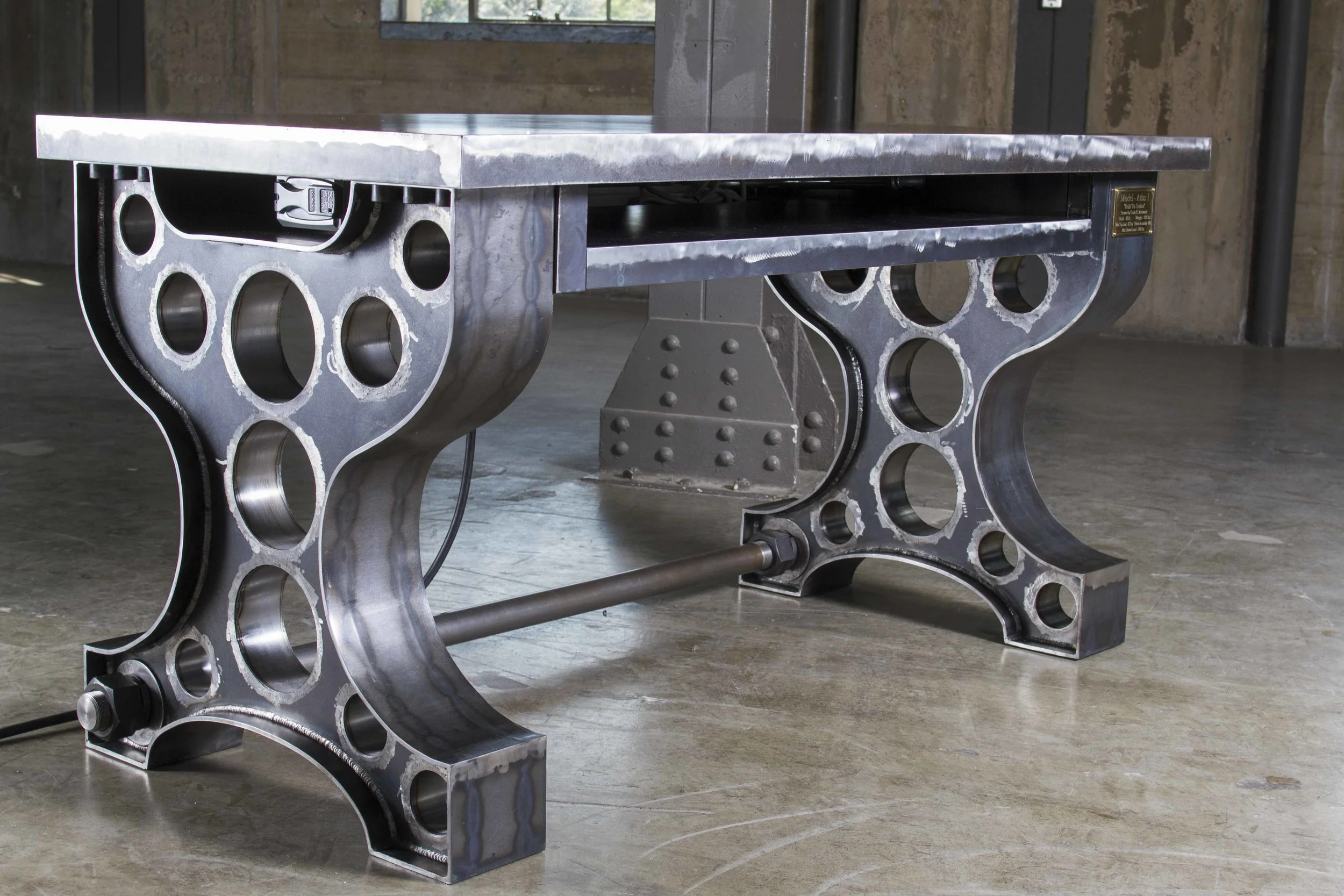 Travis Metal Desk_30.JPG