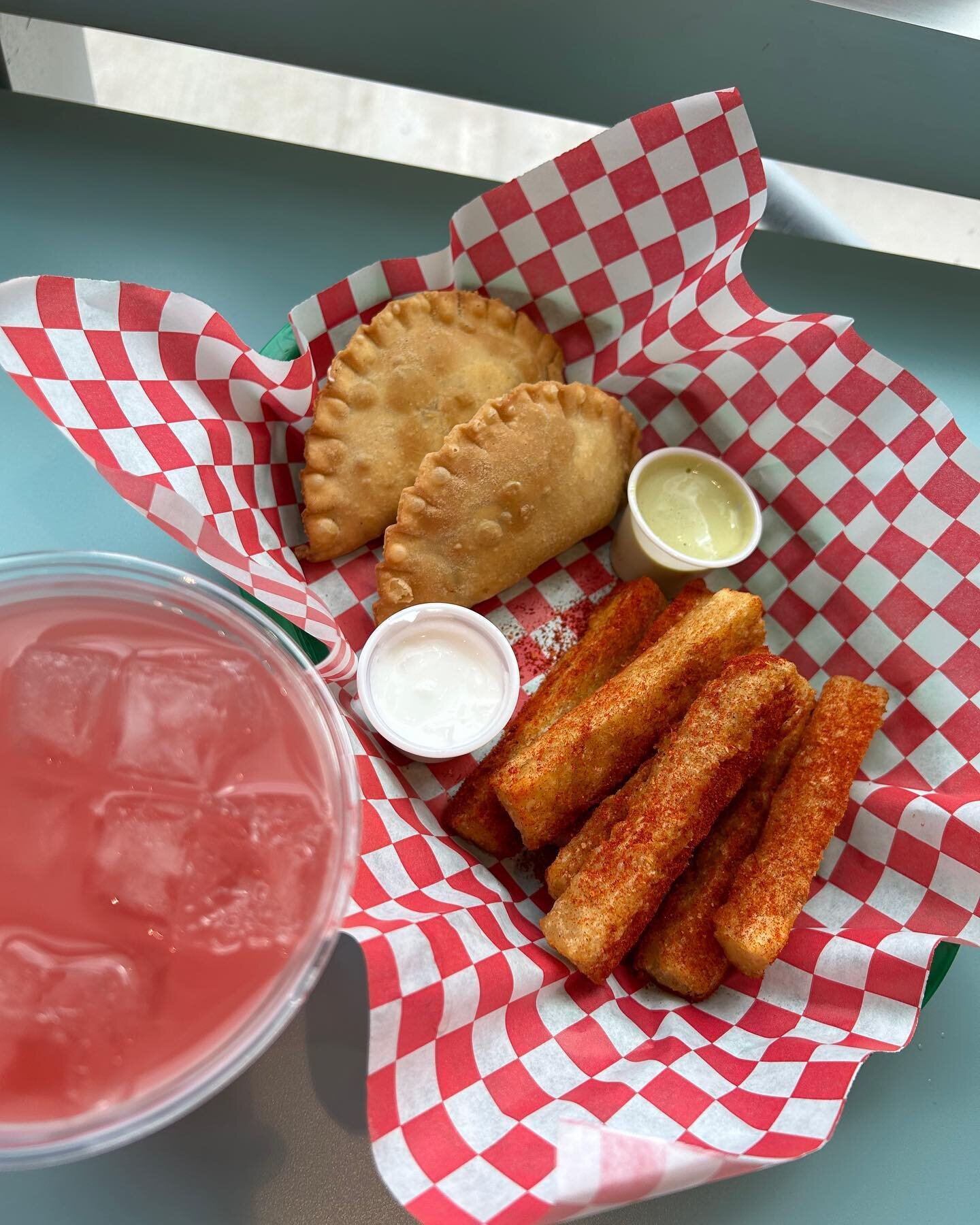 Today&rsquo;s Special 
2 ground beef and cheese empanadas, yucca fries and our watermelon aqua fresca 10$

Open until 5:30pm.

#daily #special #empanadas #nearsouthside #fortworth