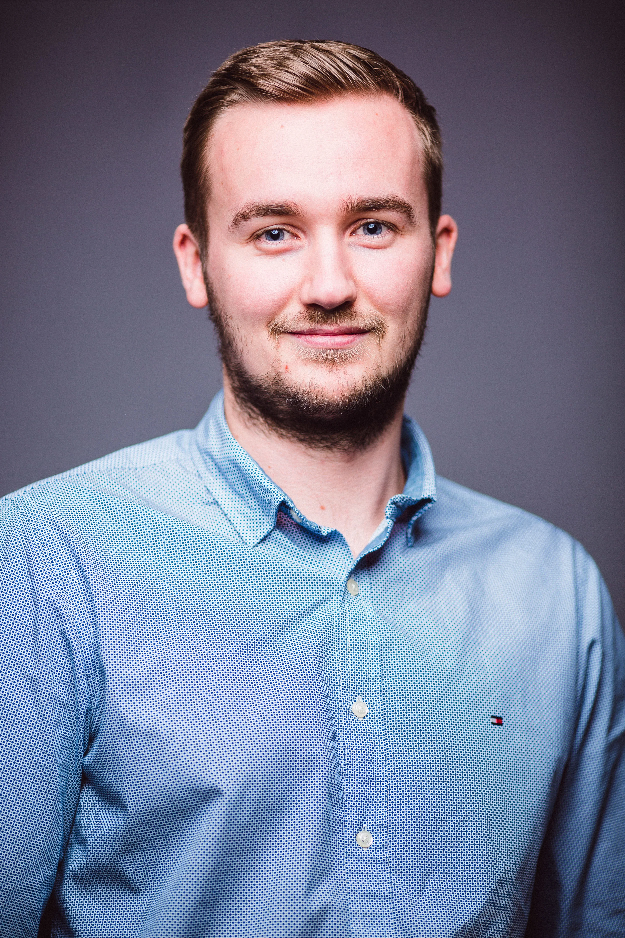 Headshots_19.jpg