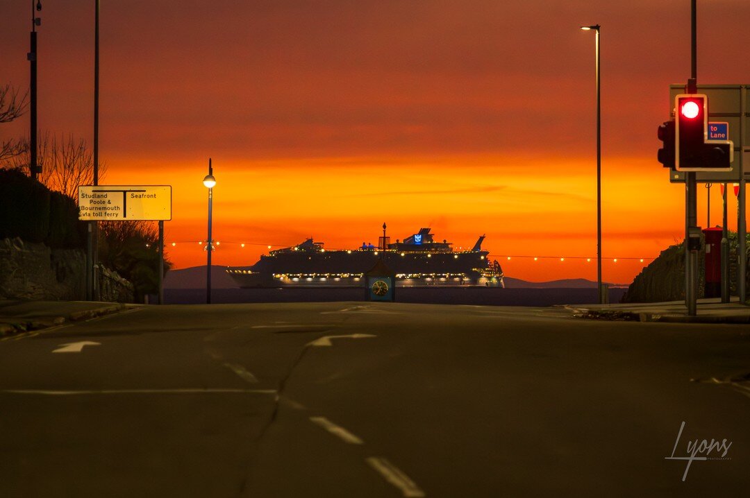 Lockdown memories! 
 4 years ago we were going into lockdown and this image, that I haven't posted before, brings back one of the memories from those crazy times. Empty roads and cruise liners dotted along the coast
#swanage 
#dorset 
#memories