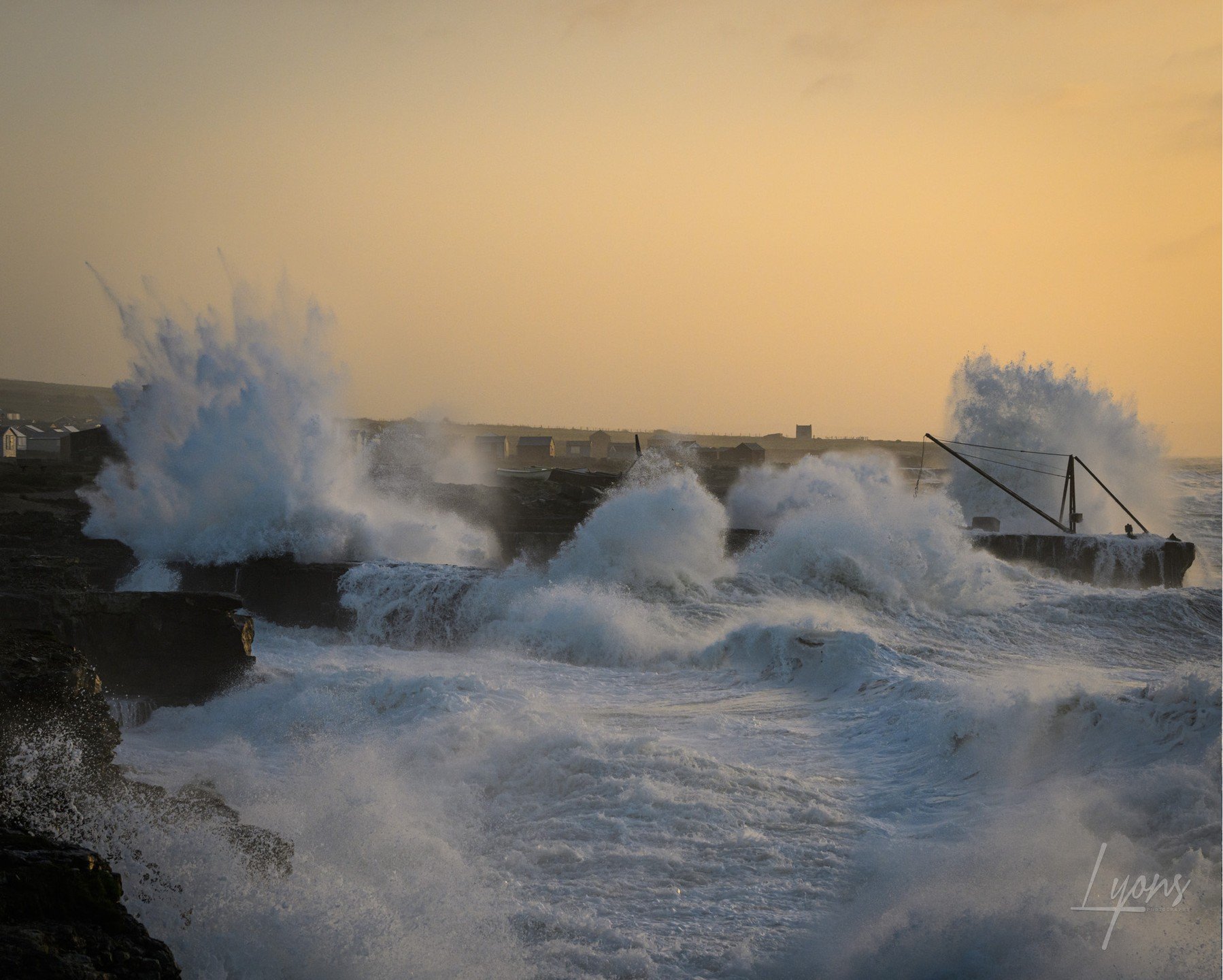 Sunday mornings should be like this more often, except without the early alarm call! Nice light, decent waves, cracking coastline and good company! 
#dorset 
#storm 
#nikonz8