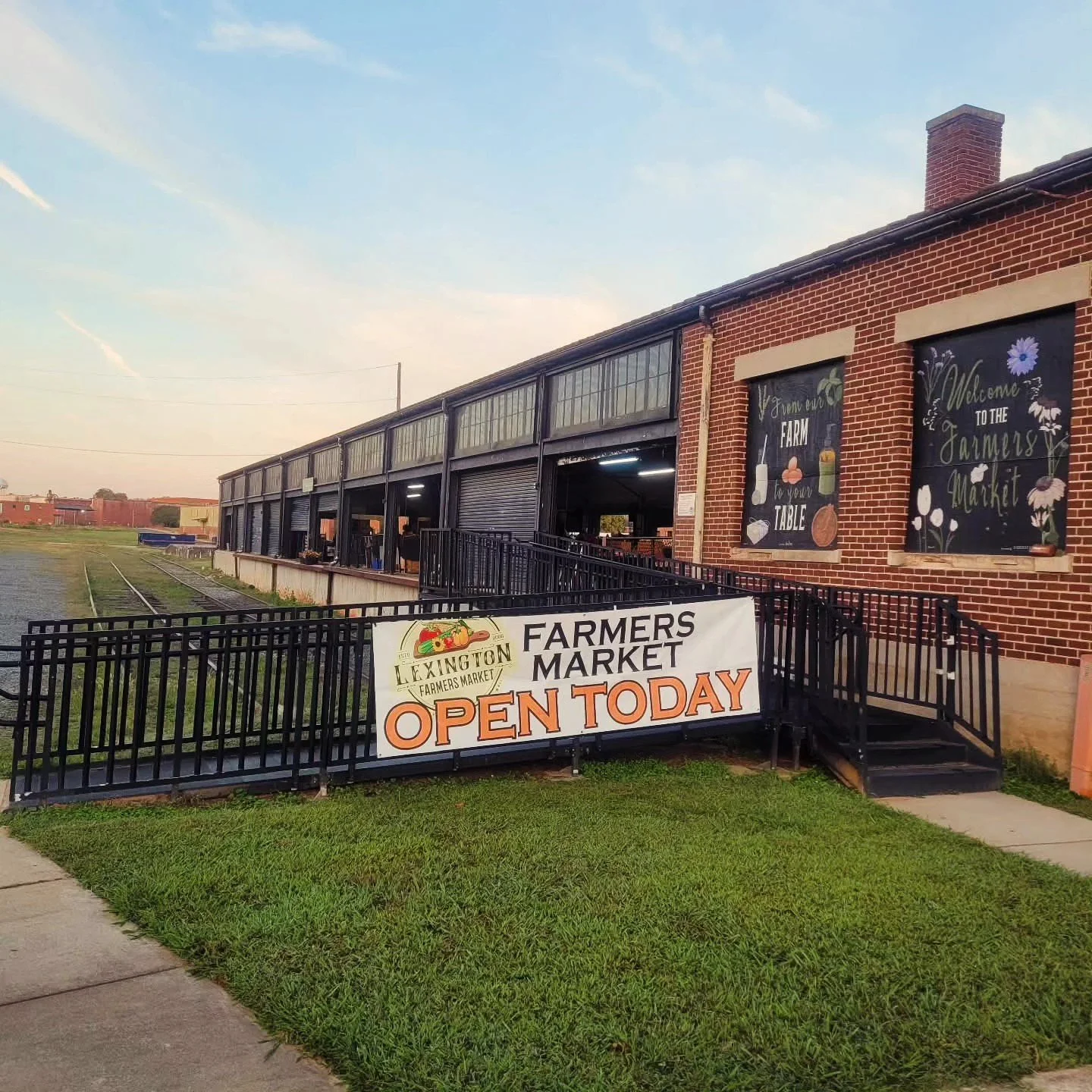 The seasons may be changing, but the market is still bringing fresh food, local products, and your favorite vendors to the community.

Join Lexington Farmers Market for the Winter Market dates and stock up on local goodness from farms and makers acro