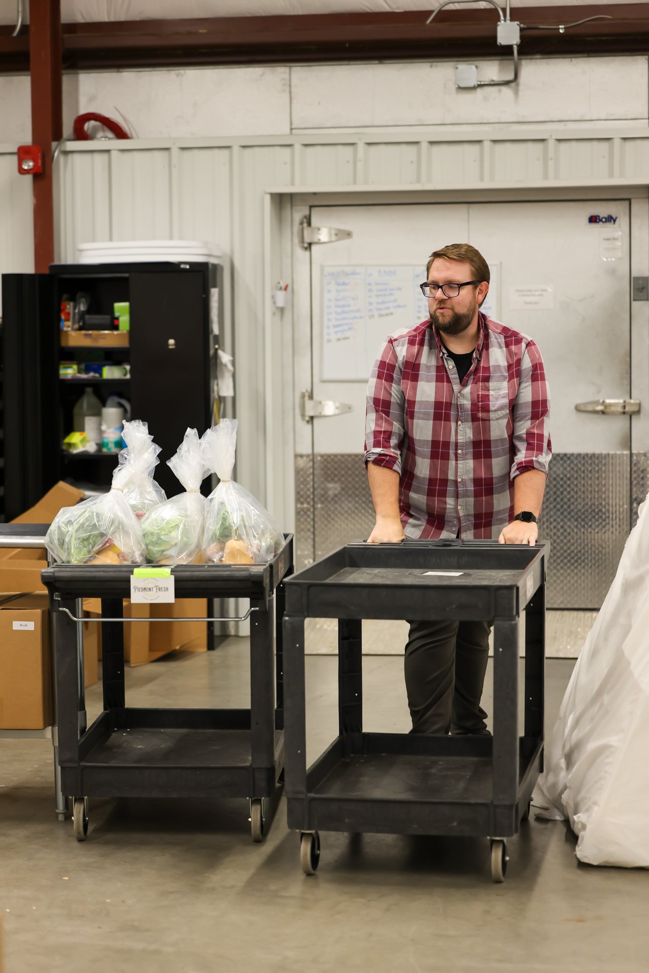 Packing Food Boxees-1.jpg