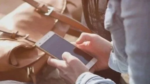 Kid+with+phone.jpg