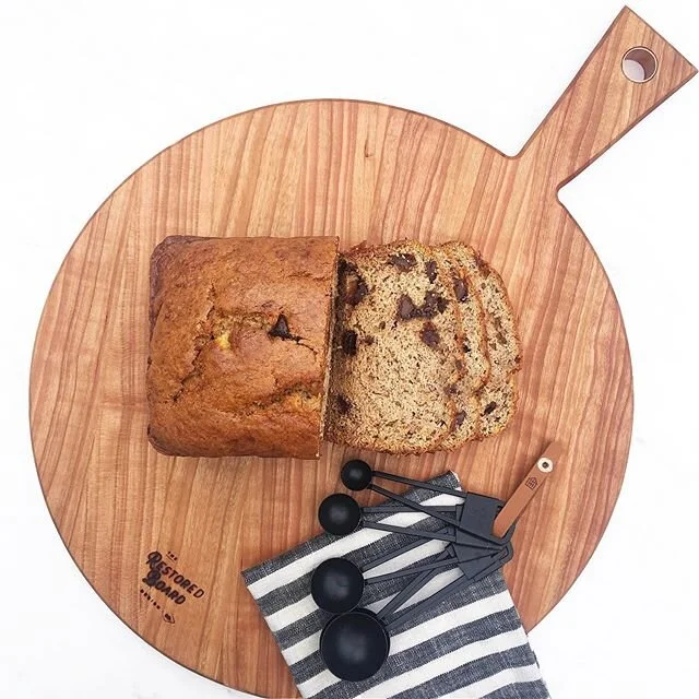 It had been a few weeks since I had a good baking session, but when you start baking on your lunch break, you know you need to get back to the office (when all is safe, of course). I am very lucky to be able to work from home but it is a bit dangerou