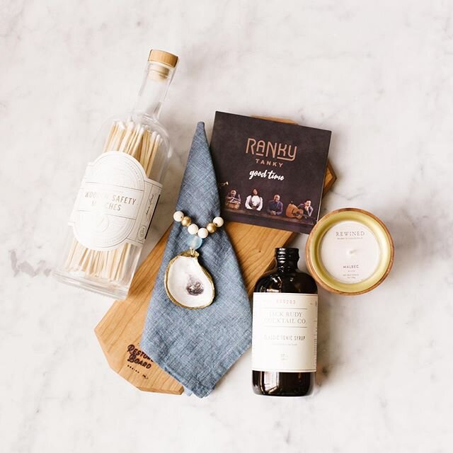 Father's Day GIVEAWAY&hellip;⠀⁠
Lost at sea trying to find the perfect Father&rsquo;s Day gift? Let us toss you a lifesaver: Enter to win your dad an amazing, Charleston-made gift basket.

We&rsquo;ve teamed up with some of our favorite Charleston br