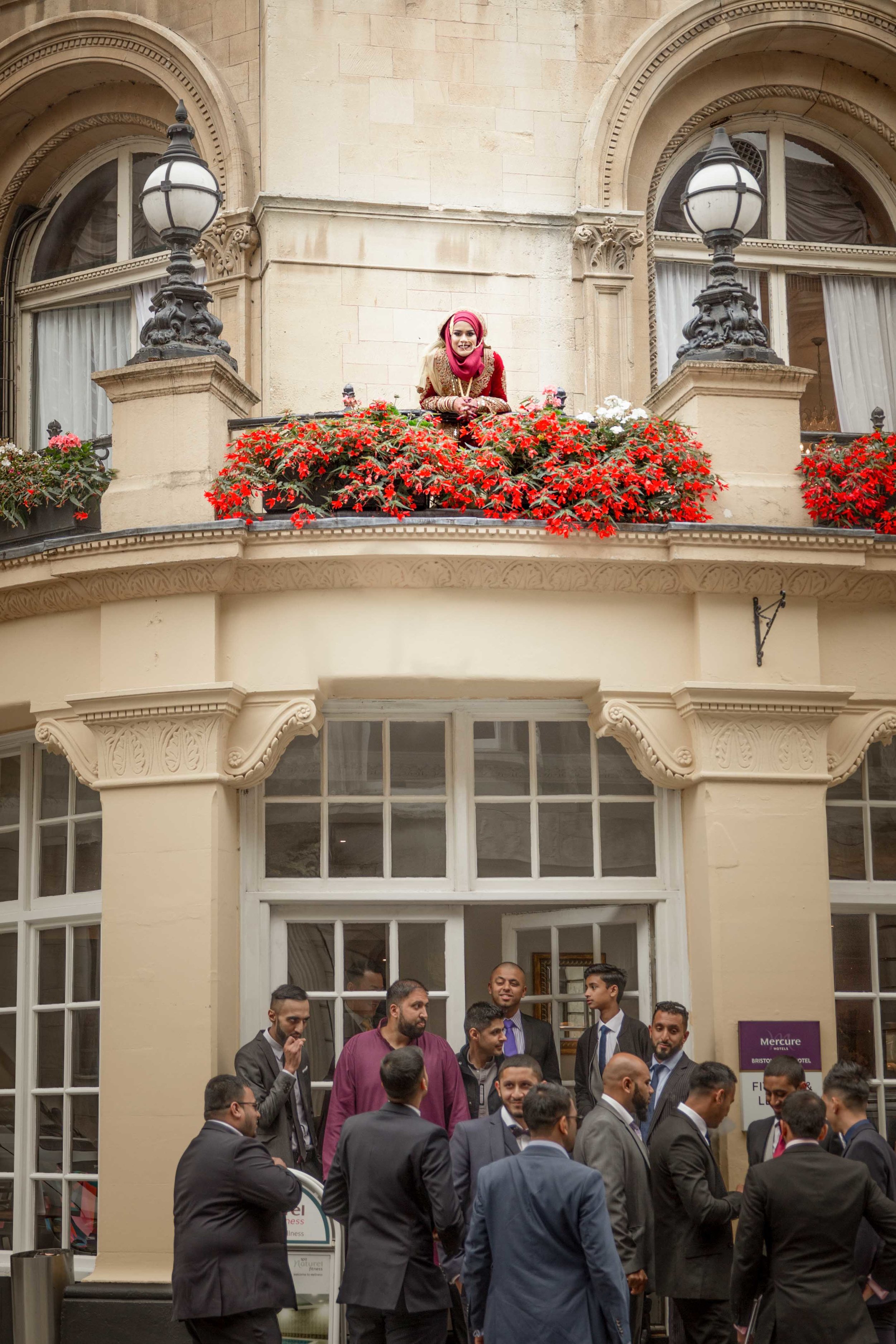 Female-wedding-photographer-bristol-mercure-bristol-grand-hotel-natalia-smith-photography-11.jpg