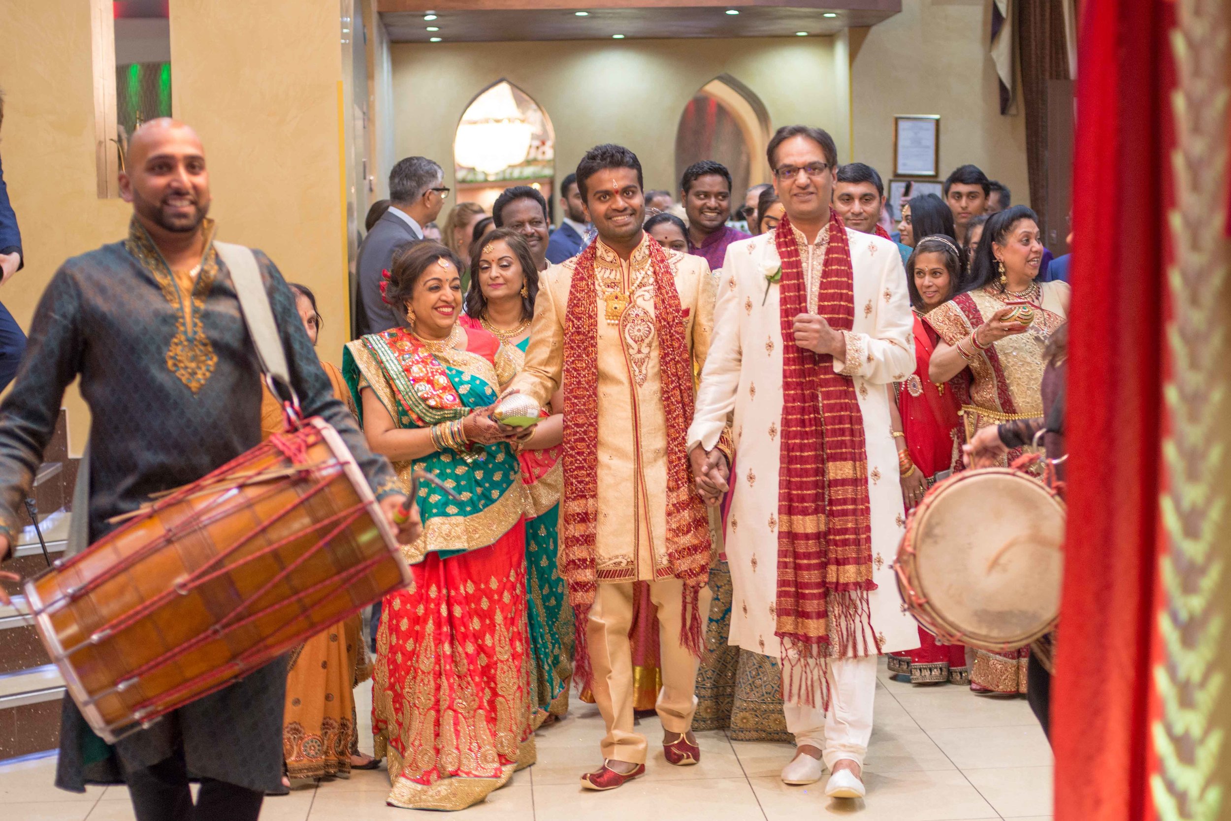 premier-banquetting-london-Hindu-asian-wedding-photographer-natalia-smith-photography-14.jpg