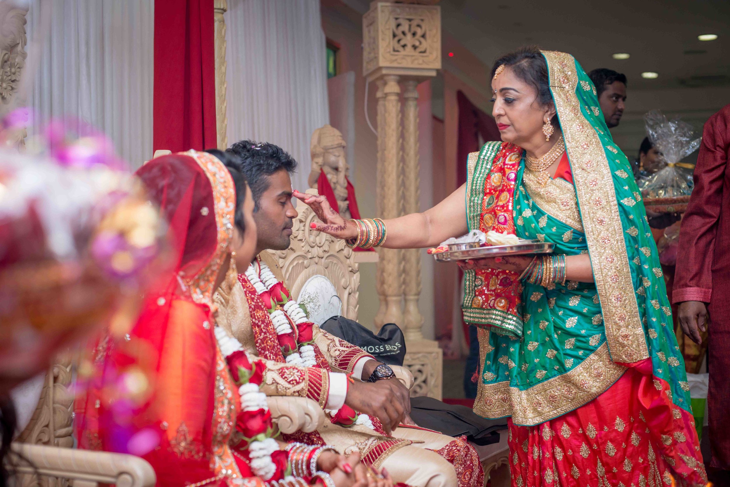 premier-banquetting-london-Hindu-asian-wedding-photographer-natalia-smith-photography-35.jpg
