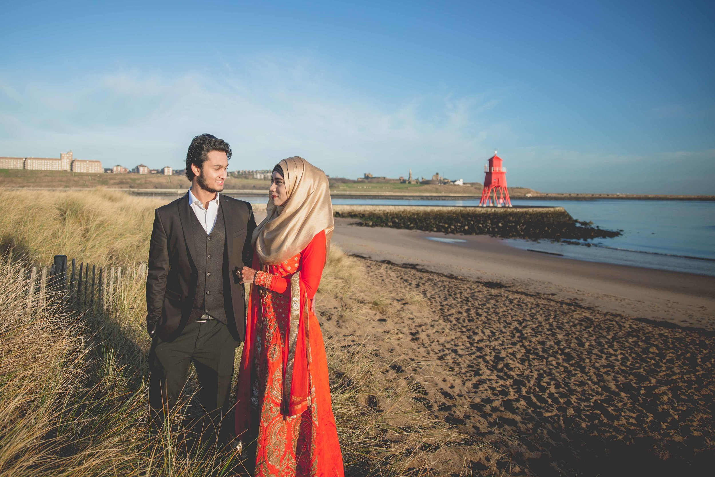 newcastle-beach-lighthouse-couple-prewedding-pre-wedding-shoot-asian-wedding-photographer-natalia-smith-photography-7.jpg