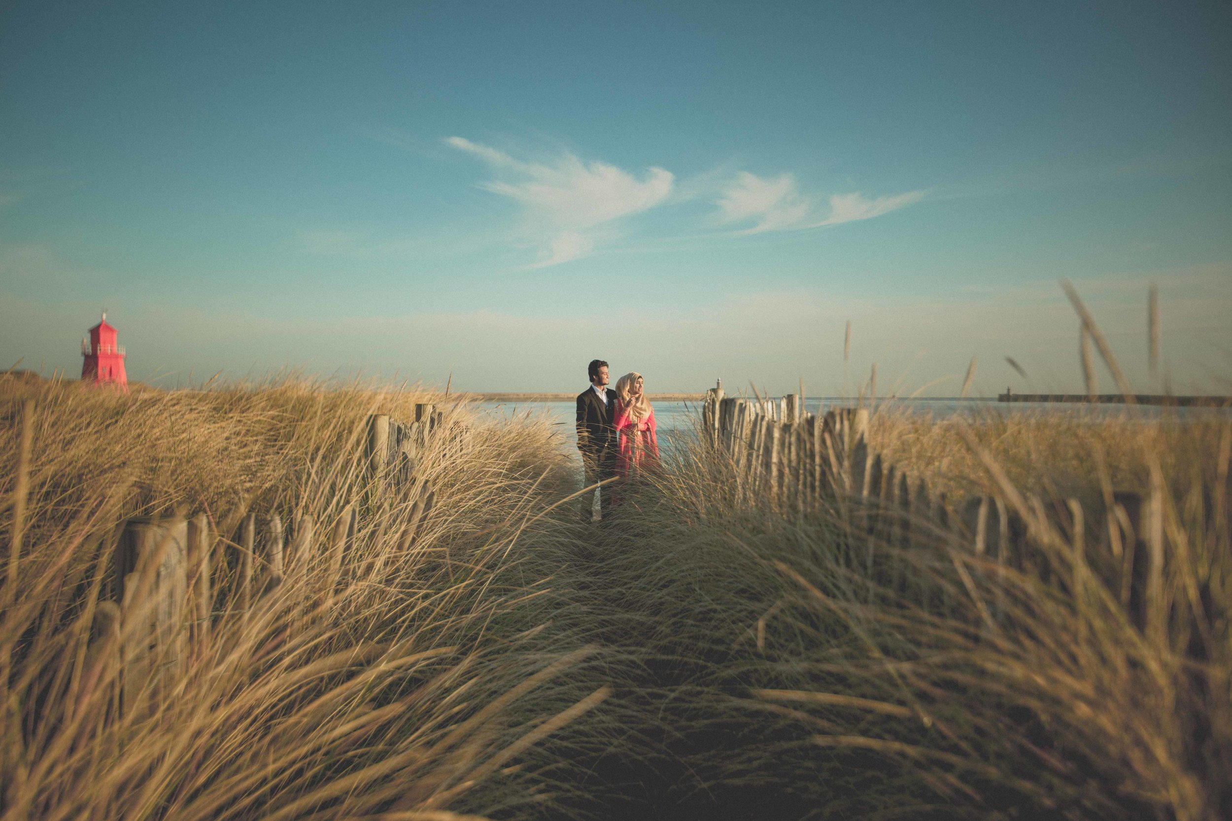 newcastle-beach-lighthouse-couple-prewedding-pre-wedding-shoot-asian-wedding-photographer-natalia-smith-photography-8.jpg