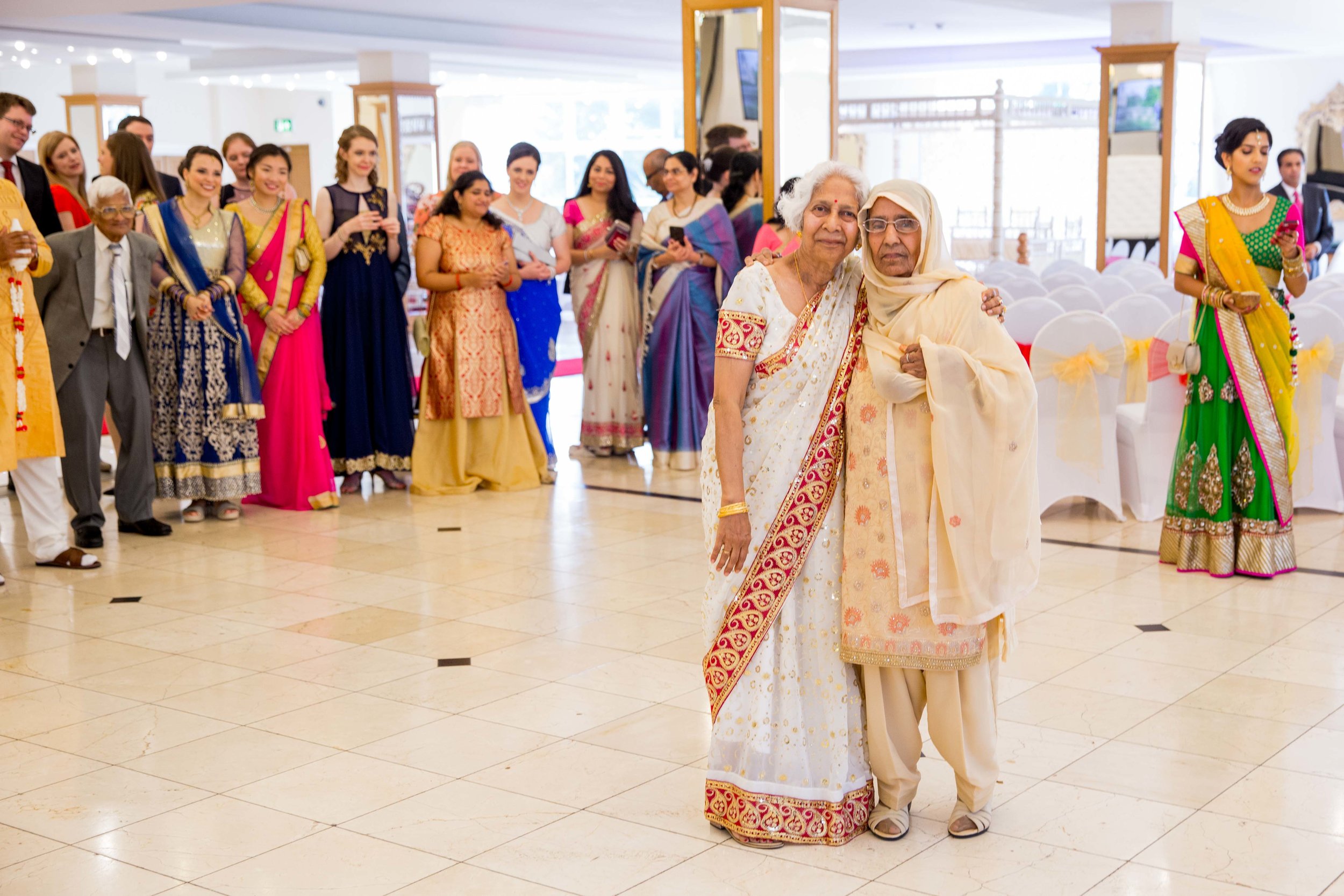 ramada-park-hall-hotel-birmingham-wolverhampton-hindu-wedding-asian-wedding-photography-natalia-smith-photography-15.jpg