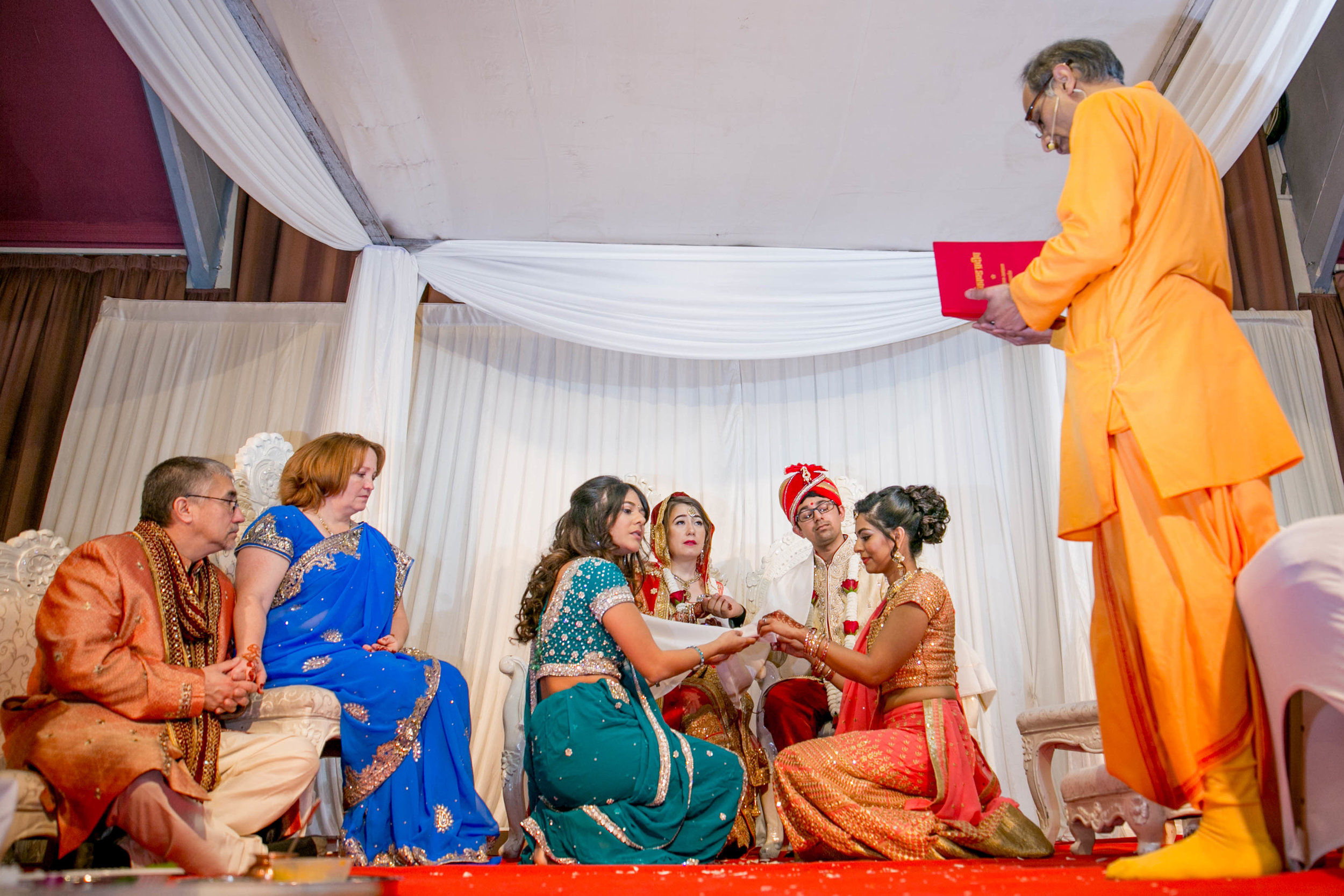 asian-Hindu-wedding-photographer-birmingham-abbey-park-leicester-natalia-smith-photography-35.jpg