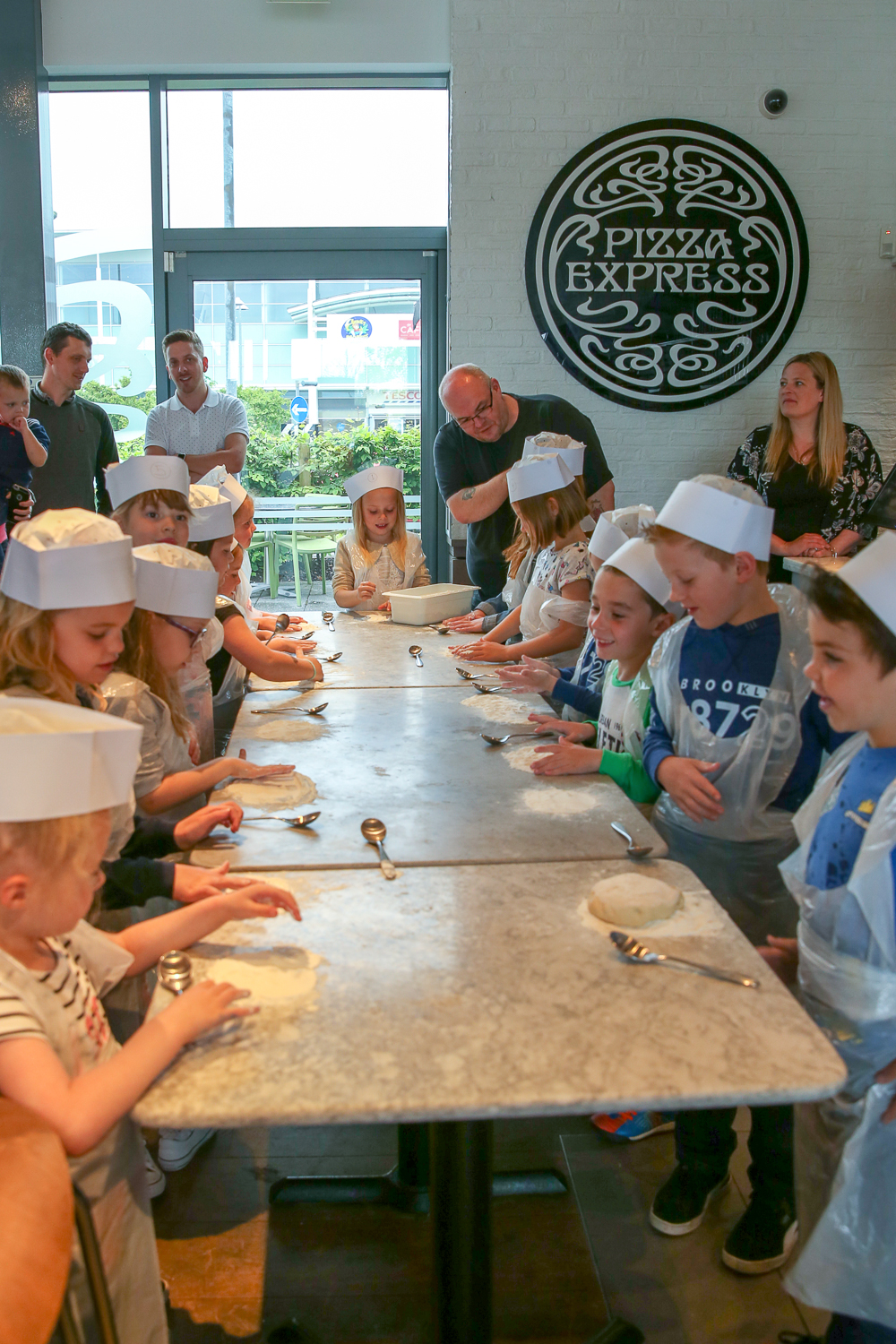 Pizza-Express-Kids-indoor-Birthday-Party-family-photographer-South-Wales-Natalia-Smith-Photography-0001.jpg