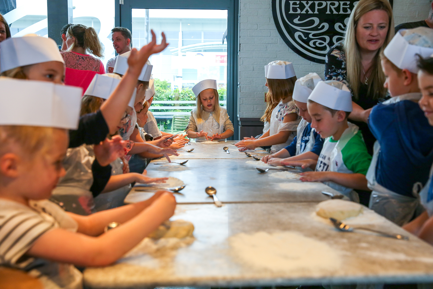 Pizza-Express-Kids-indoor-Birthday-Party-family-photographer-South-Wales-Natalia-Smith-Photography-0002.jpg