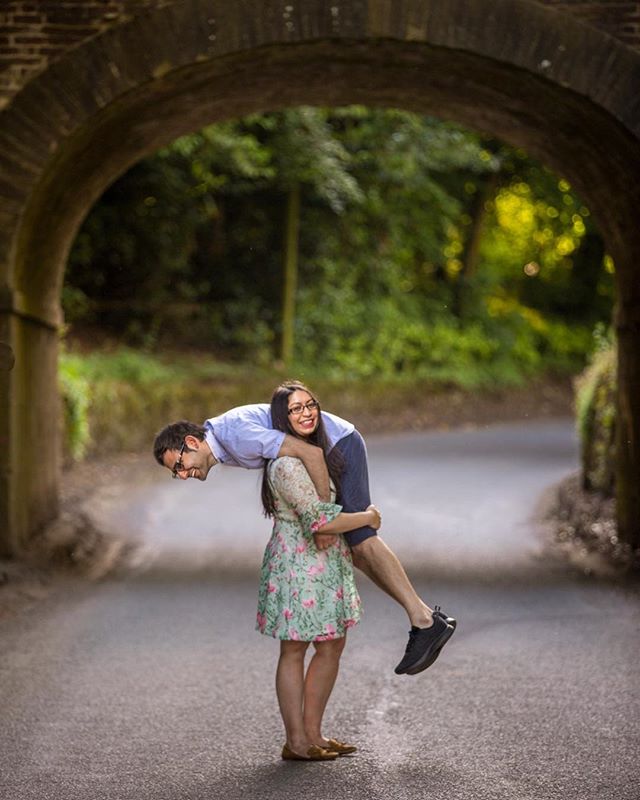 We stopped on the way to Bath to have a photo taken by this bridge. Next thing I know, the bride was carrying her man back to the car on the shoulder. And why not? ⠀
⠀
This reminded me of Nekrasov&rsquo;s description of a Russian woman: &ldquo;She ca